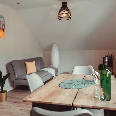 Exklusive Ferienwohnung An Der Mosel - Top Ausstattung - Dachterrasse - E-Ladestation - Netflix Senheim Exterior photo