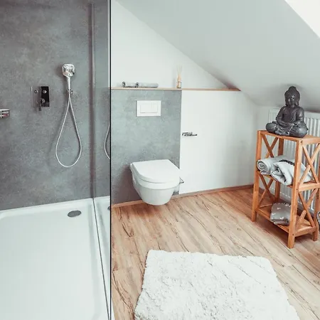 Exklusive Ferienwohnung An Der Mosel - Top Ausstattung - Dachterrasse - E-Ladestation - Netflix Senheim Exterior photo